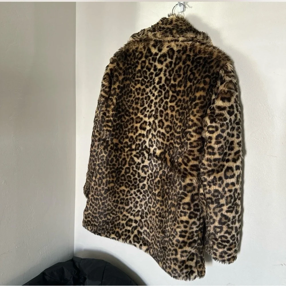 Cheetah Print Faux Fur Coat - Picture 2 of 3